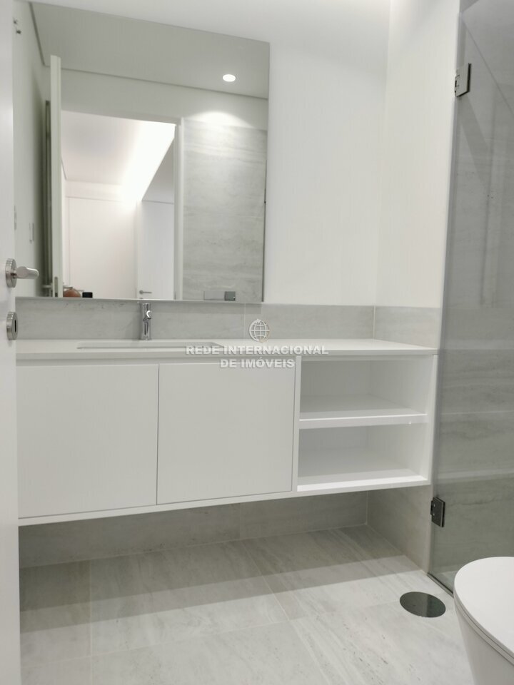 Apartment in Lordelo do Ouro e Massarelos, Porto District, Portugal 3 - 17500740