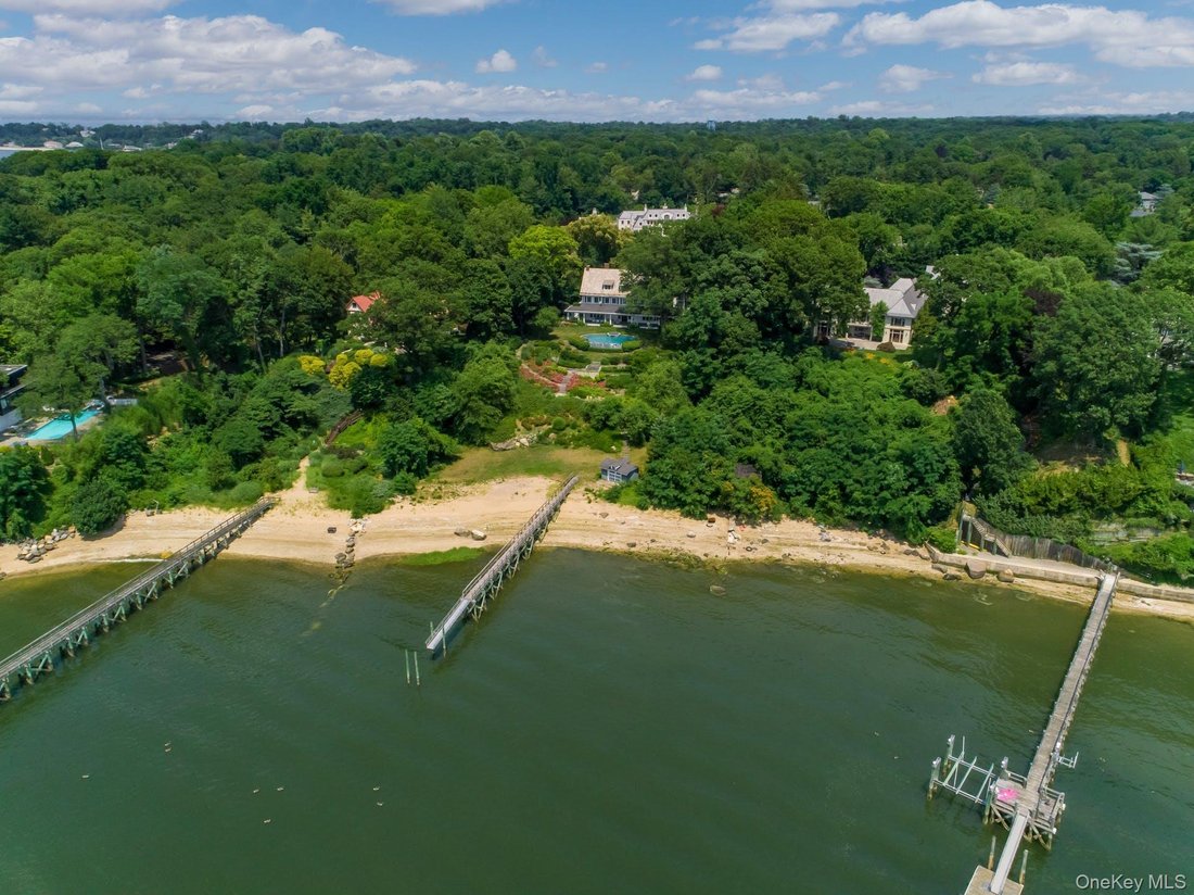 House in Port Washington, New York, United States 1 - 18620183