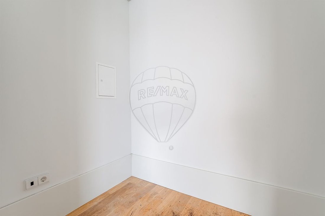 Apartment in Cedofeita, Santo Ildefonso, Se, Miragaia, Sao Nicolau e Vitoria, Porto District, Portugal 4 - 18617648