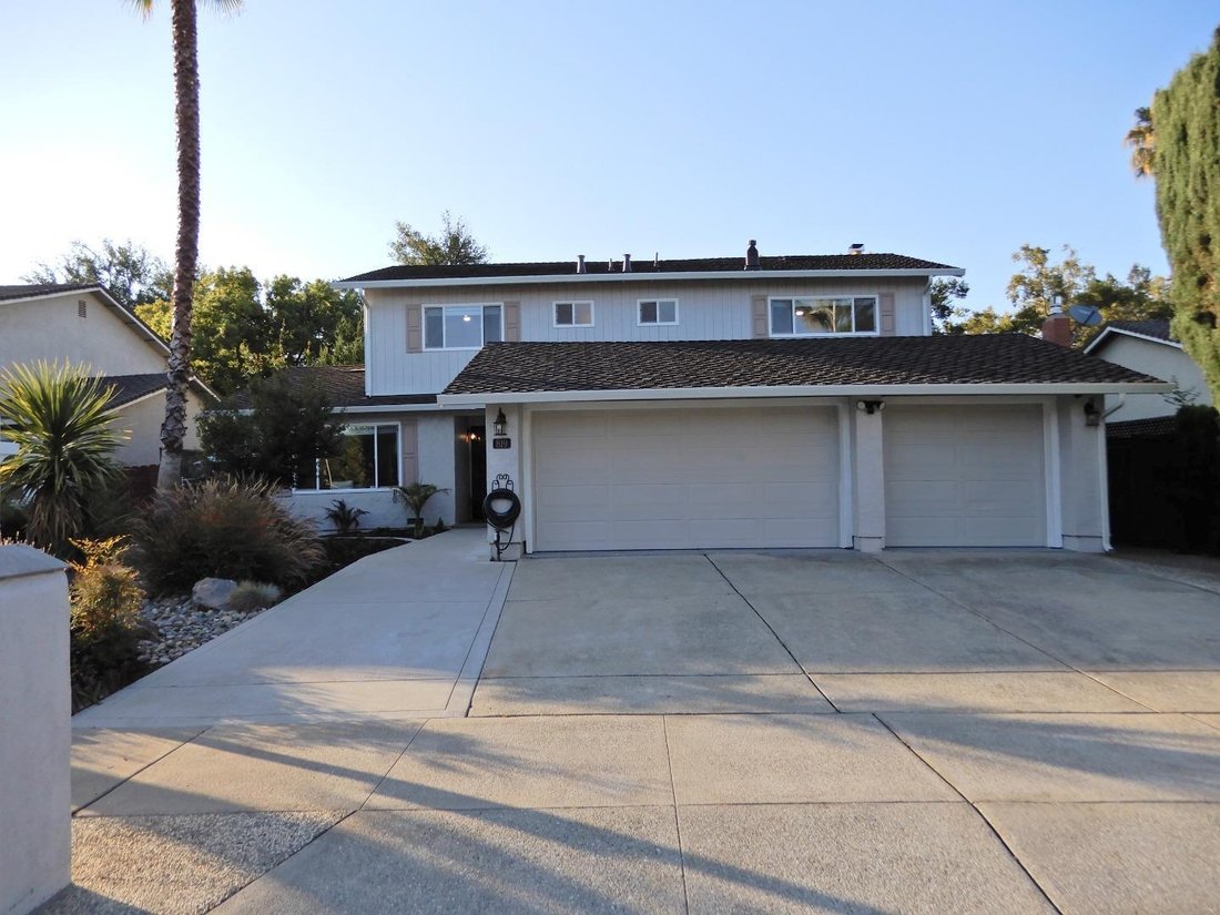 House in Gilroy, California, United States 1 - 18618410