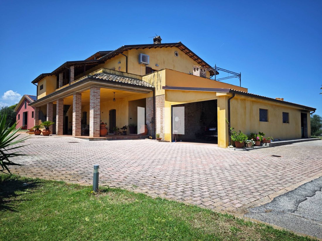 Villa in Notaresco, Abruzzo, Italy 4 - 18619547