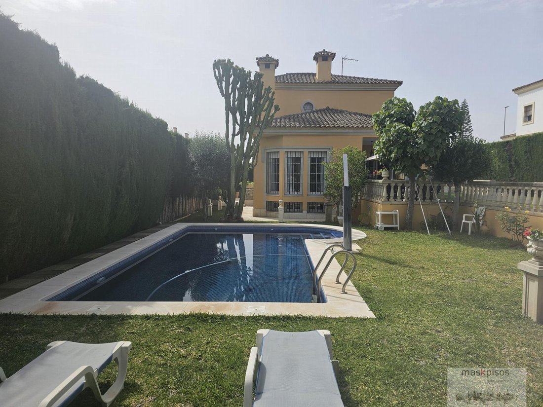 Chalet in Jerez De La Frontera, Andalusia, Spain 1 - 17481077