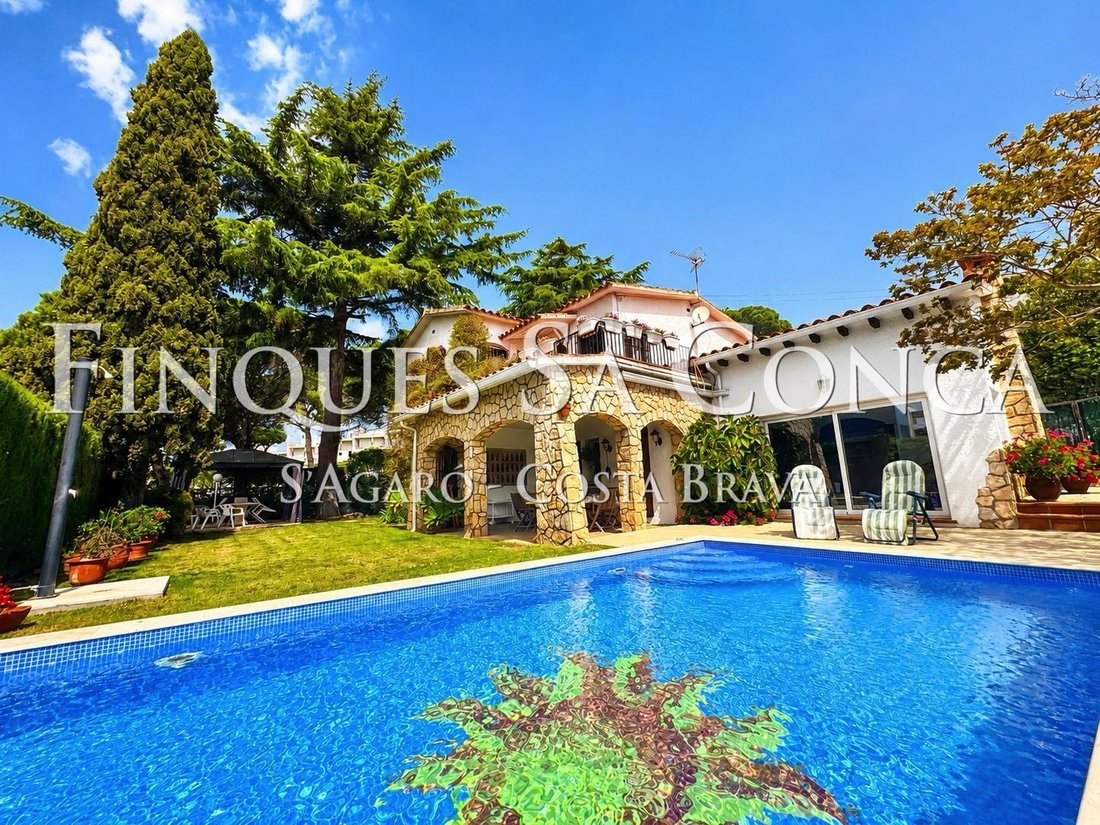 Chalet in s'Agaro, Platja d'Aro, Catalonia 1 - 18250380