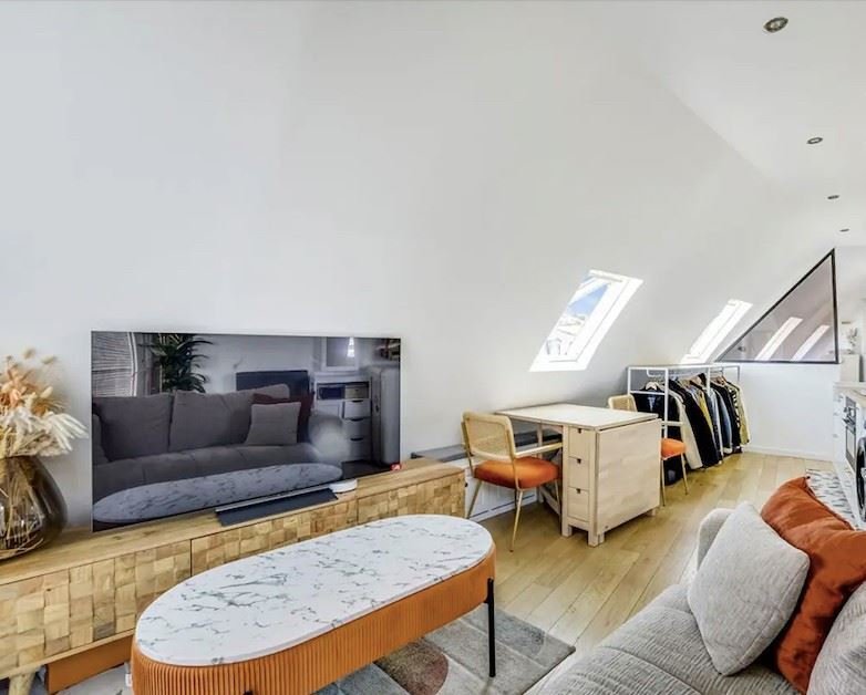 Apartment in Saint Germain l'Auxerrois, Paris 1er Arrondissement, Paris 2 - 18618665