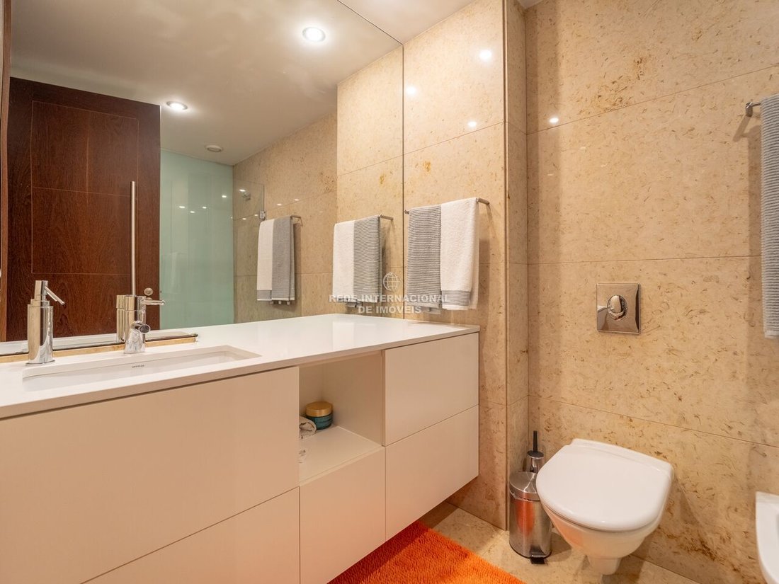 Apartment in Santa Marinha e Sao Pedro da Afurada, Porto District, Portugal 4 - 17500134