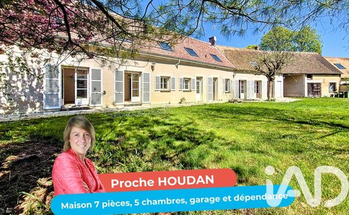House in Arrondissement of Dreux, Centre-Val de Loire, France 1