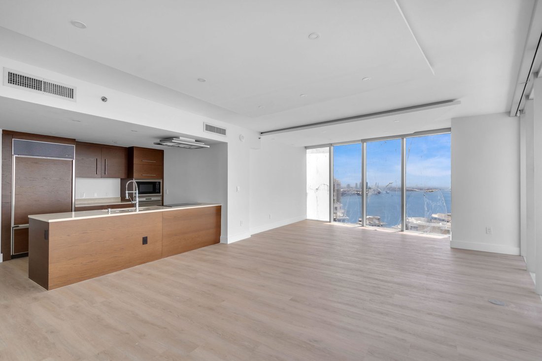 Condo in Miami, Florida, United States 5 - 18615924