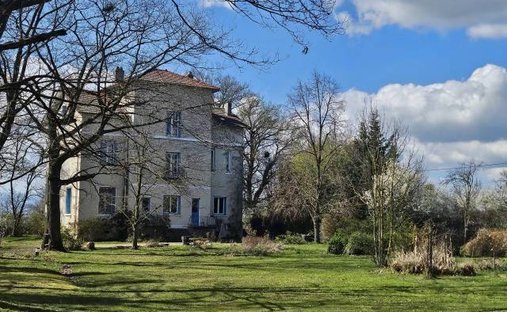 Maison à Montrond-les-Bains, Auvergne-Rhône-Alpes, France 1