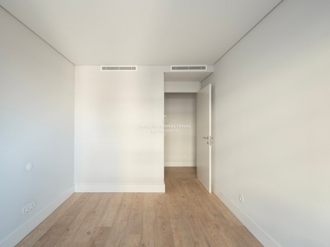 Apartment in Arroios, Lisbon, Portugal 2 - 17972865