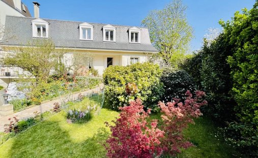 House in Thiers, Le Raincy, France 1