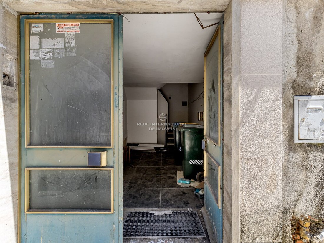 Estate in Campolide, Lisbon, Portugal 2 - 17992251
