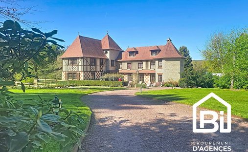 Villa in Pont-l'Évêque, Normandy, France 1