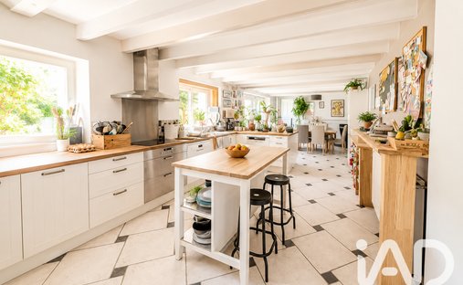 Maison à Dompierre-sur-Mer, Nouvelle-Aquitaine, France 1