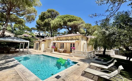 Villa in Fontmerle, Antibes, France 1