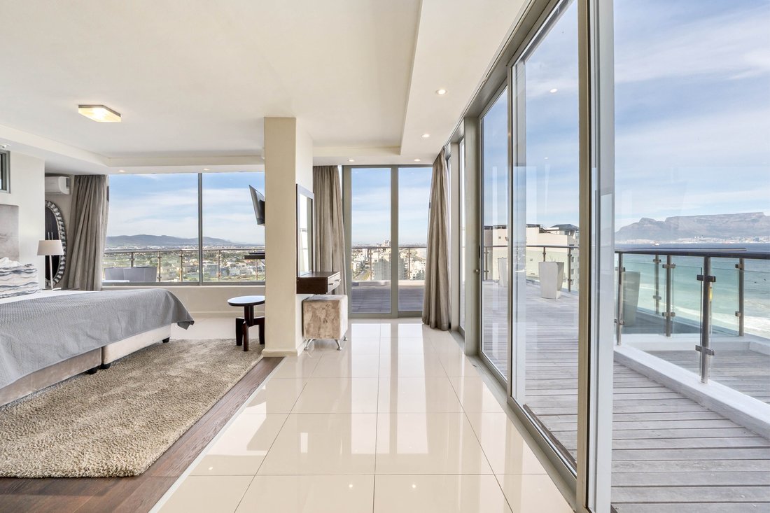 Apartment in Cape Town, Western Cape, South Africa 1 - 18618016