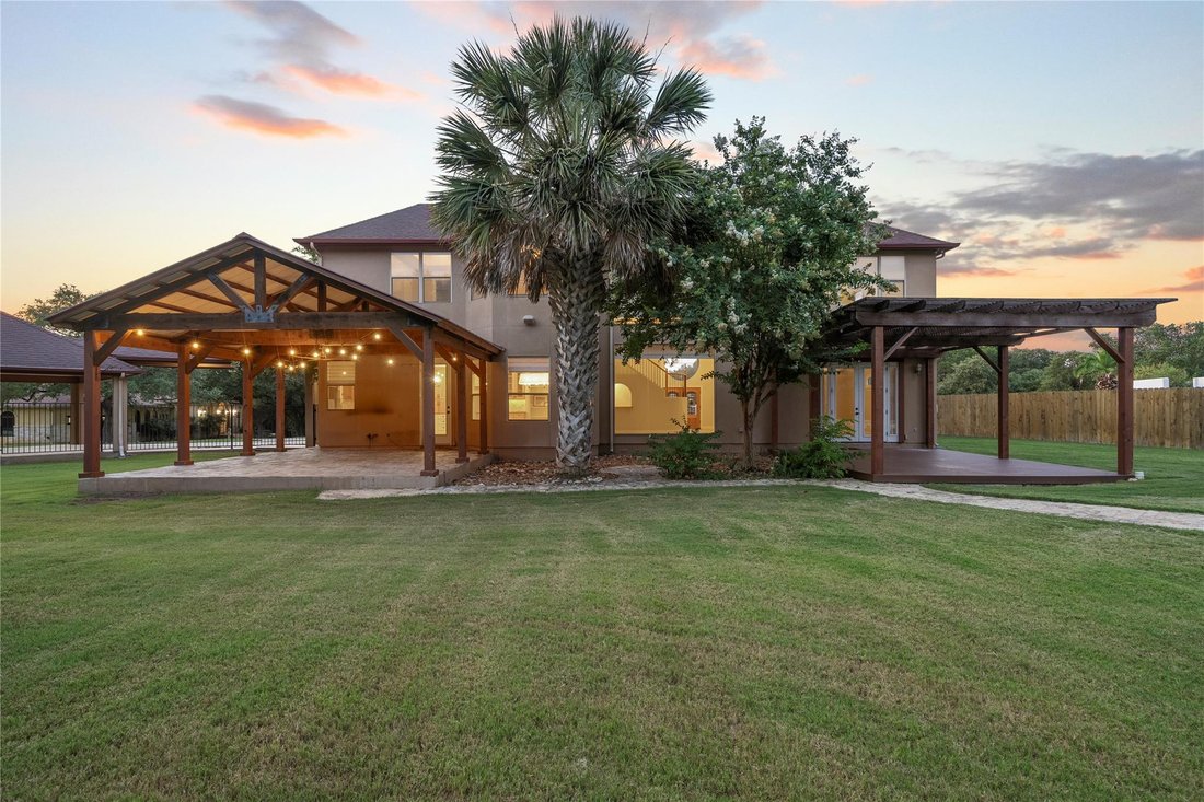 House in New Braunfels, Texas, United States 1 - 18617294