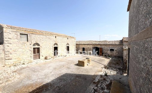 Country House in Puntarazzi - Donnafugata, Ragusa, Sicily 1