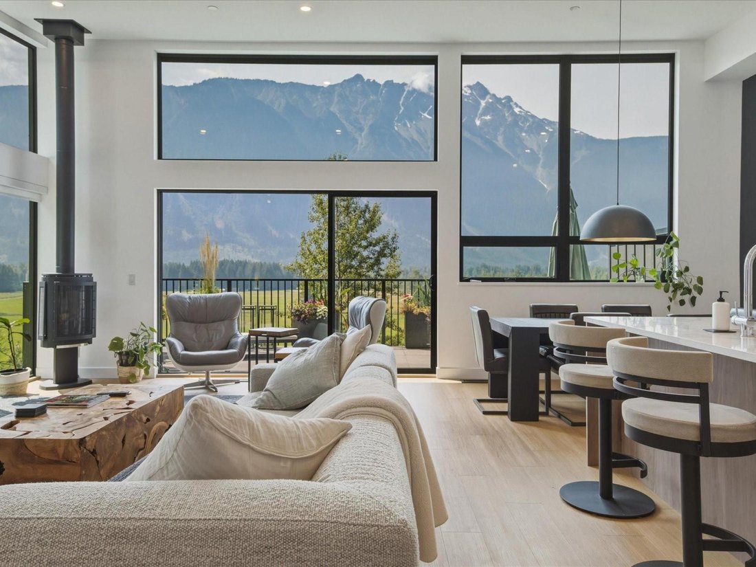 Pemberton, British Columbia, Canada 1 - 18623713