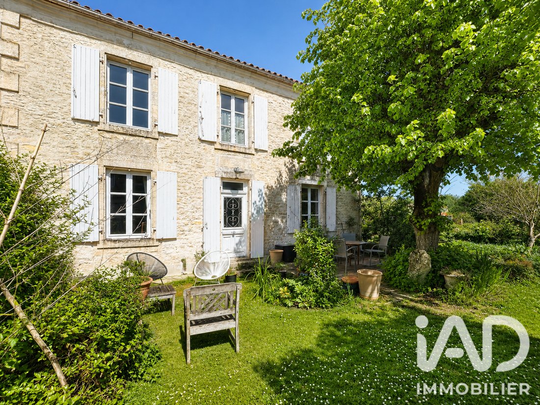 House in La Greve-sur-Mignon, Nouvelle-Aquitaine, France 1 - 17885180