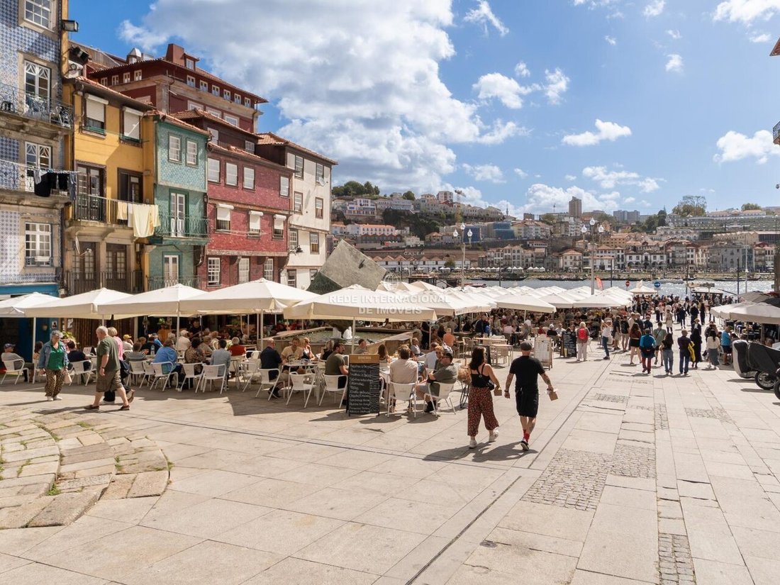 Apartment in Cedofeita, Santo Ildefonso, Se, Miragaia, Sao Nicolau e Vitoria, Porto District, Portugal 2 - 17652512