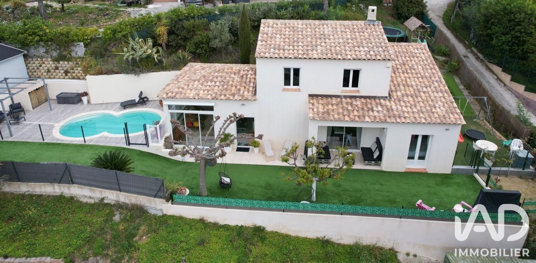House in Nord Est, Bormes-les-Mimosas, France 1 - 18130400
