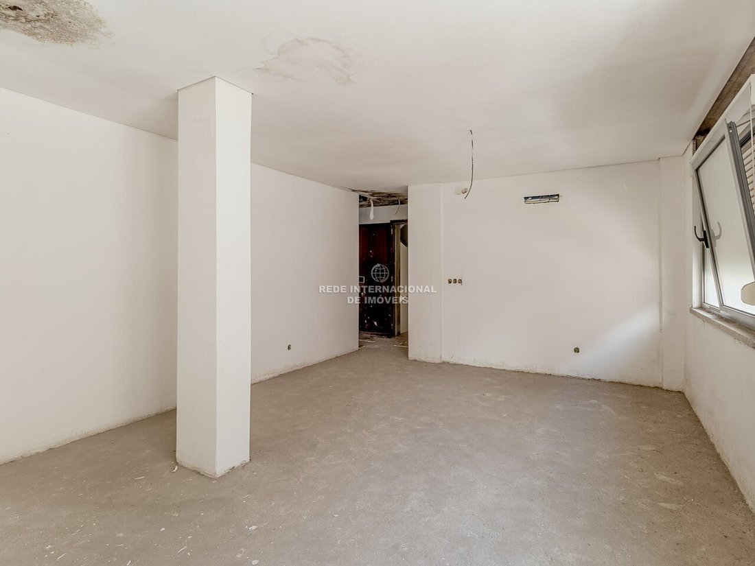 Estate in Campolide, Lisbon, Portugal 2 - 17992251