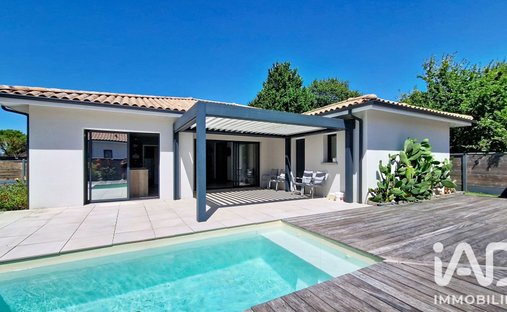 House in Ouest, Biganos, France 1