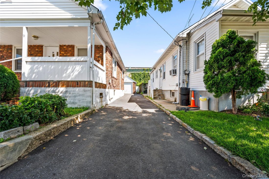 House in Port Washington, New York, United States 2 - 18620094