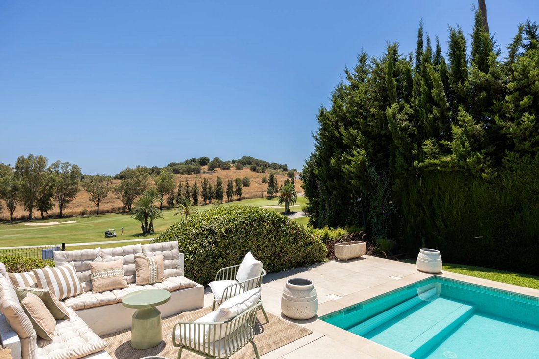 Villa in El Paraíso, Benahavis, Spain 1 - 18616269