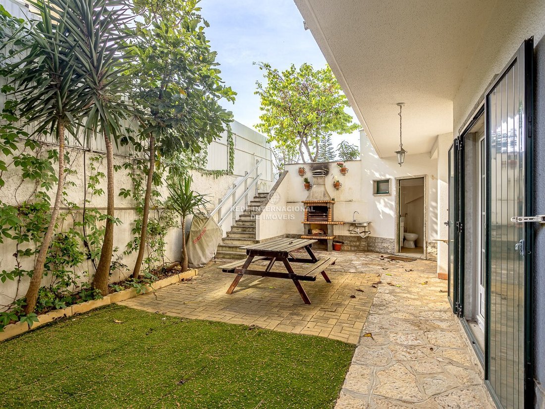 Casa a Carcavelos e Parede, Lisbona, Portogallo 2 - 17902609
