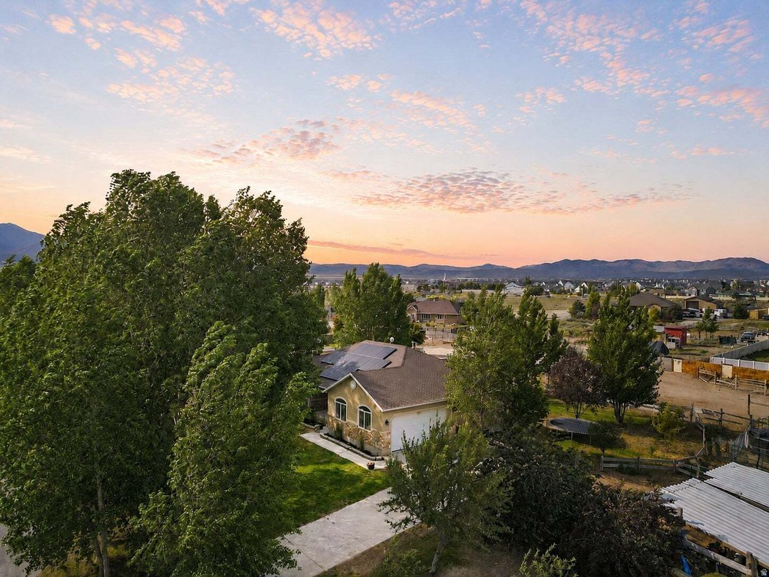 House in Eagle Mountain, Utah, United States 3 - 17631096