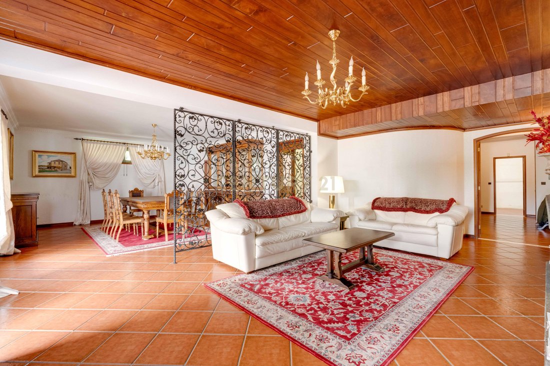 Villa in Pacos de Brandao, Aveiro District, Portugal 2 - 18615937