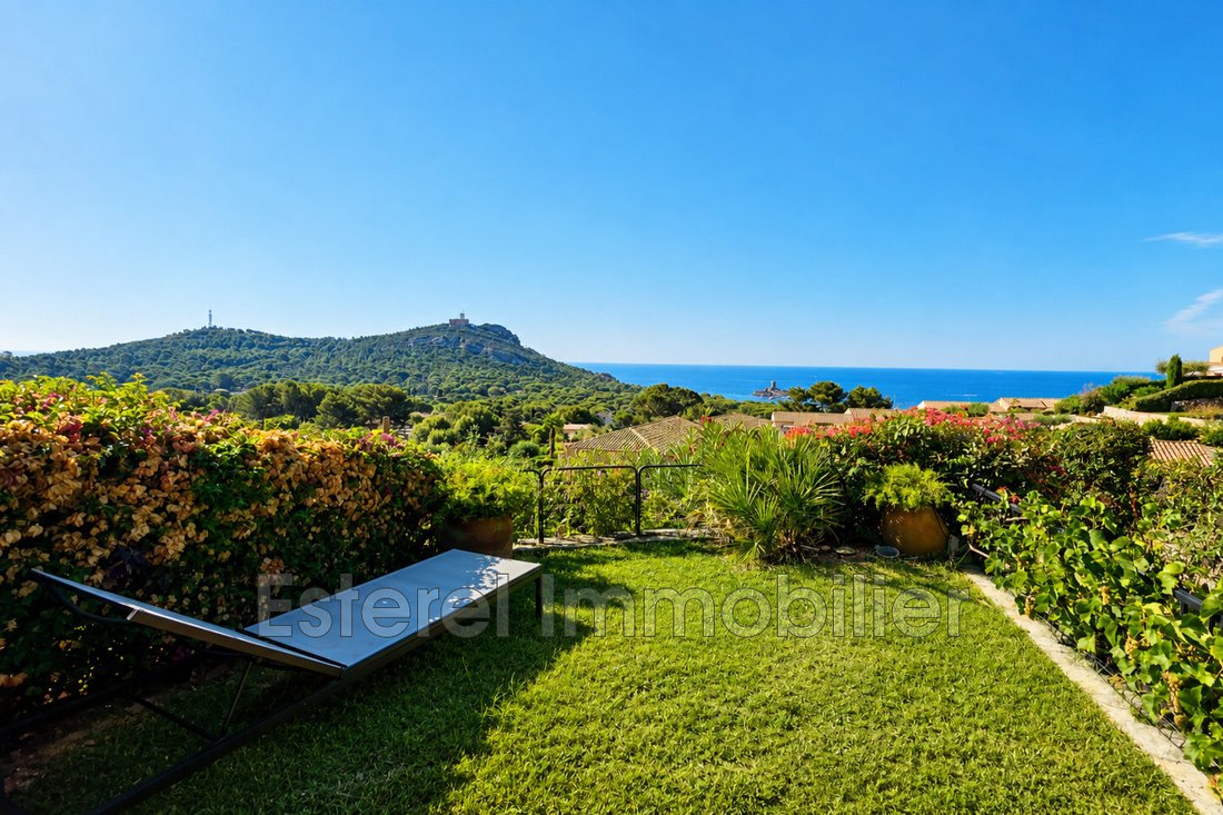 Villa in Le Dramont-Agay-Anthéor-Le Trayas, Saint-Raphaël, France 2 - 18617612