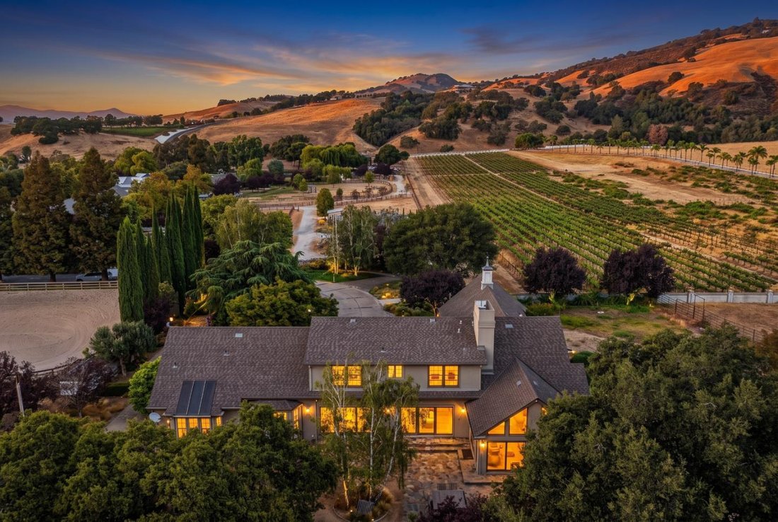 House in Gilroy, California, United States 1 - 18034531