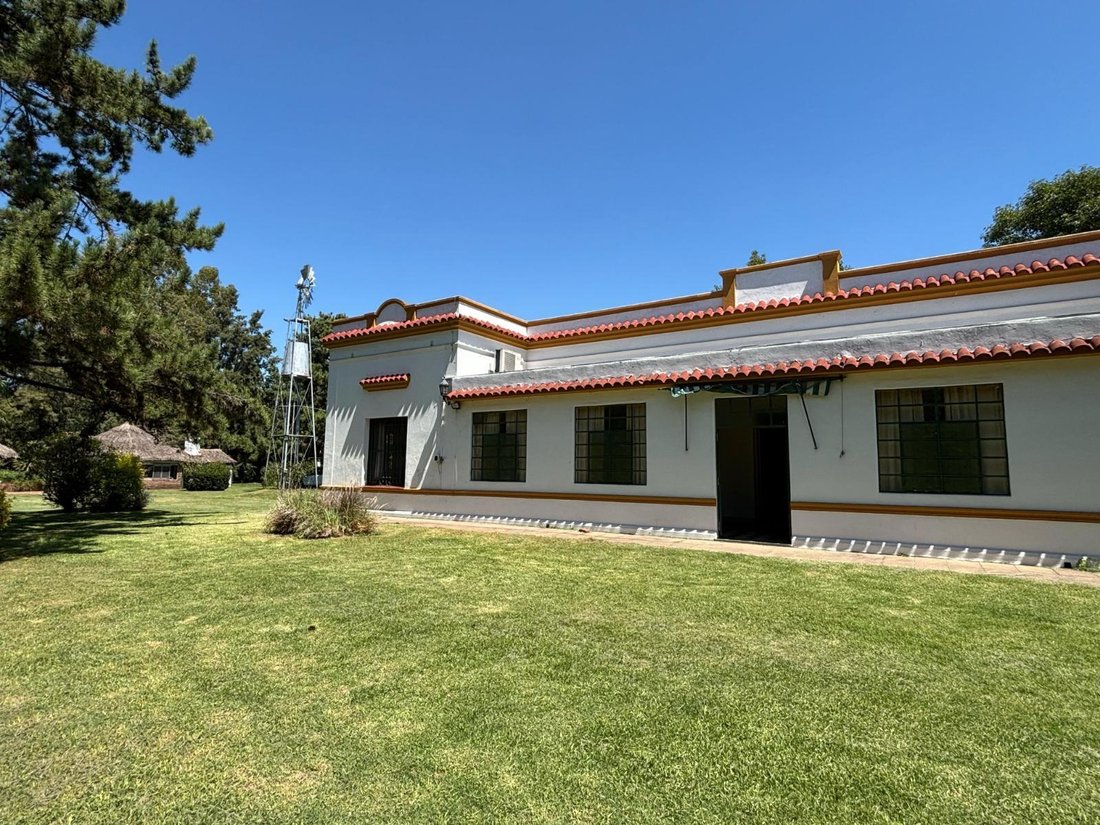House in Ezeiza, Buenos Aires Province, Argentina 3 - 18621356