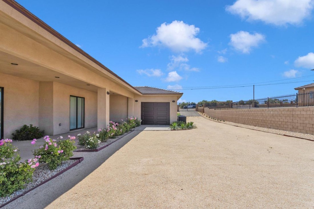 House in Hesperia, California, United States 3 - 18615942