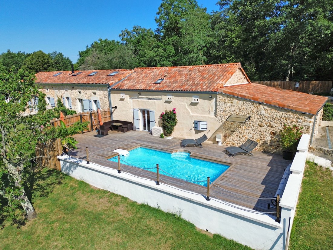 Estate in Villamblard, Nouvelle-Aquitaine, France 2 - 18617463