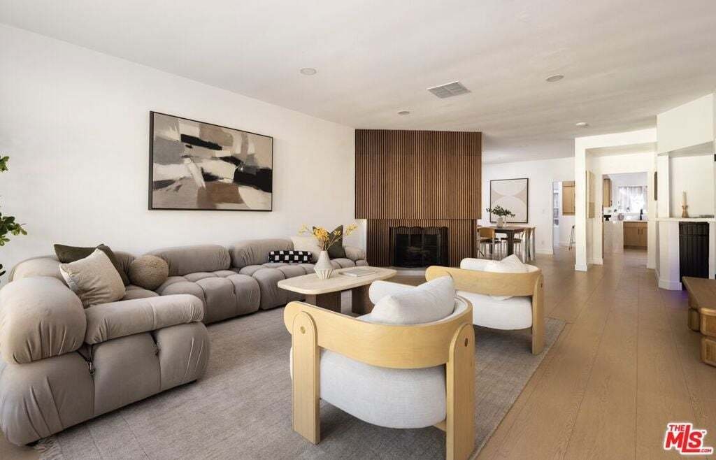 Condo in Los Angeles, California, United States 2 - 18618353