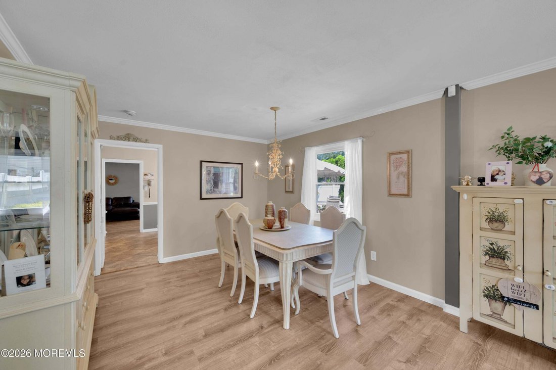 House in Manalapan Township, New Jersey, United States 4 - 18618405