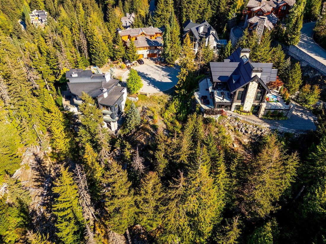 House in Whistler, British Columbia, Canada 2 - 18619681