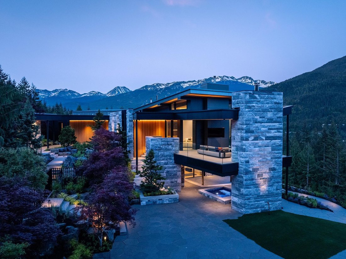 House in Whistler, British Columbia, Canada 1 - 18619637