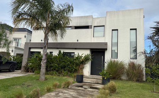 House in Dique Luján, Buenos Aires Province, Argentina 1