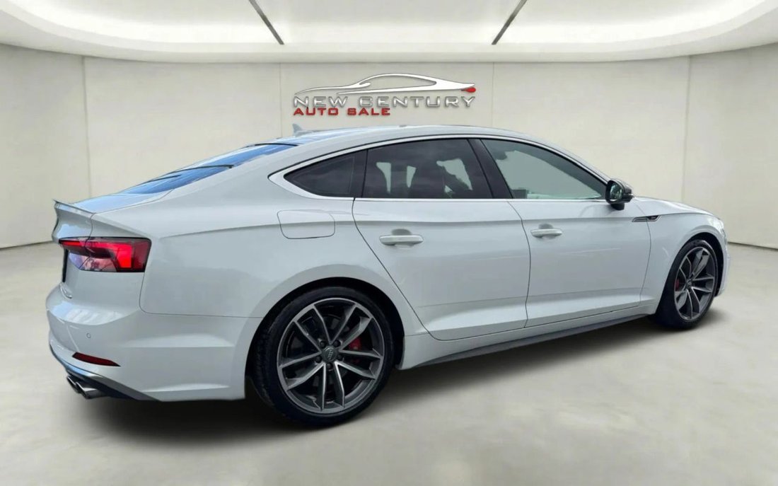 Sedan in Lake Worth, FL, United States 5 - 18620757