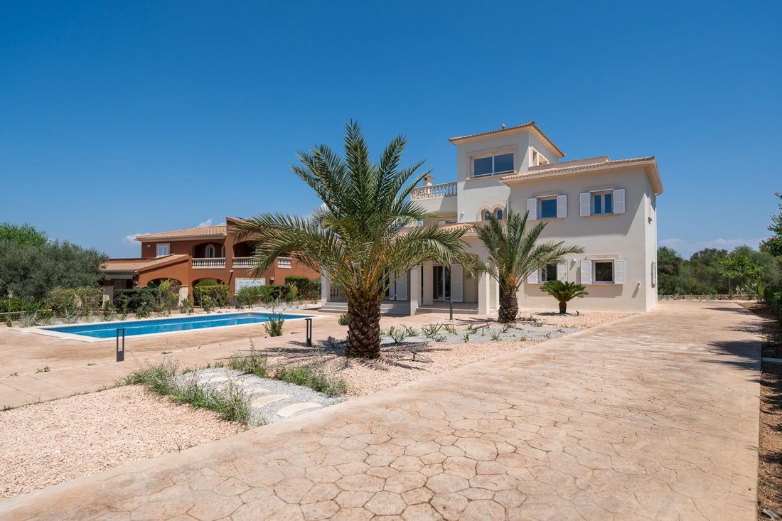 Villa in Llucmajor, Balearic Islands, Spain 2 - 18563105