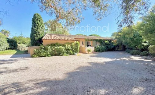 House in Zone Ouest Urbaine, Saint-Tropez, France 1