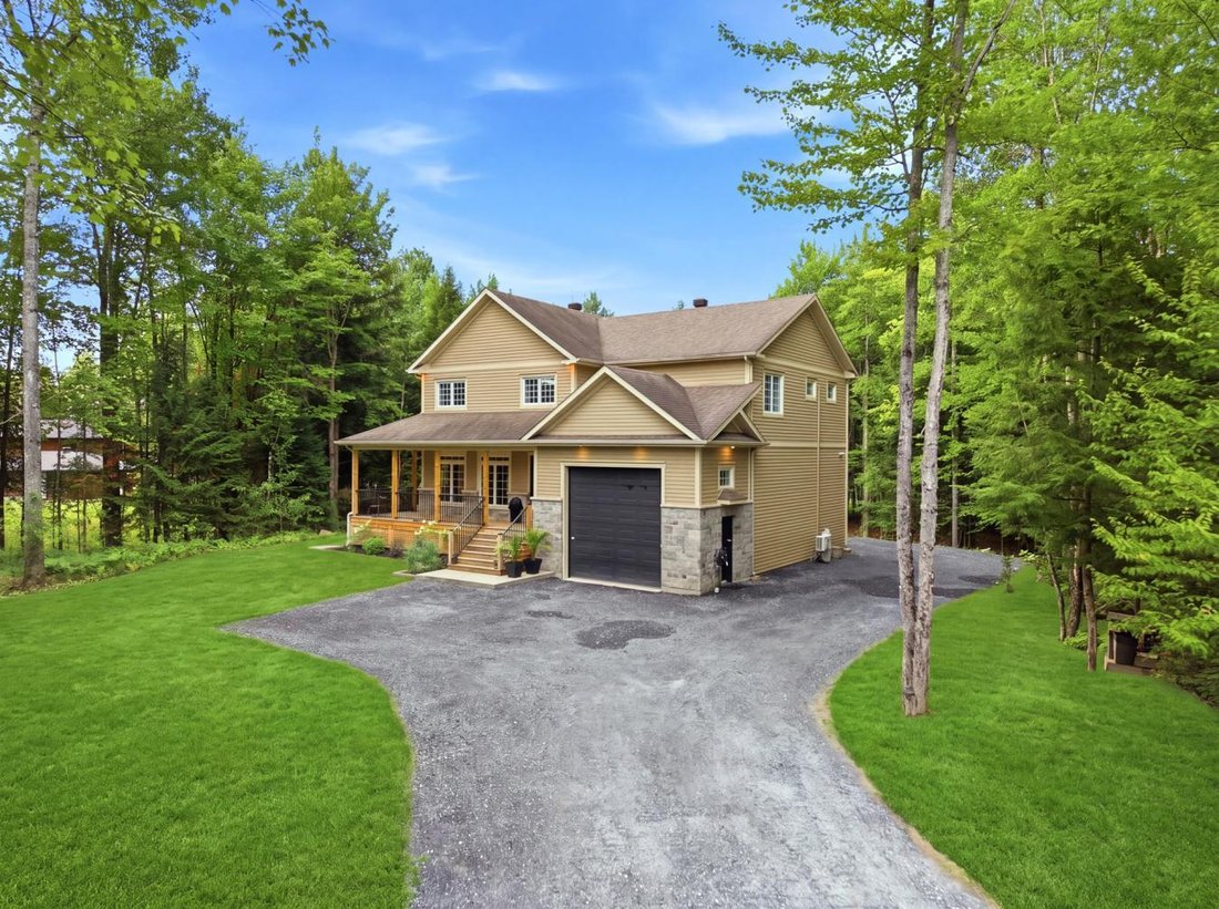 House in Sainte-Catherine-de-Hatley, Quebec, Canada 4 - 17386434