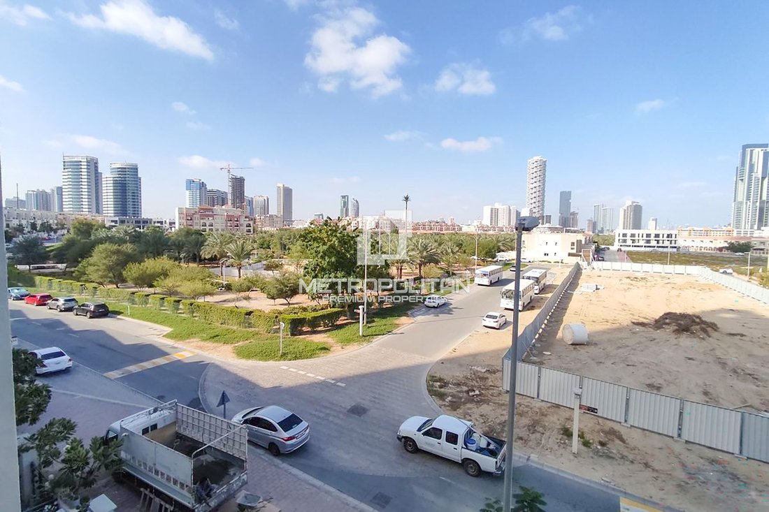 Townhouse in JVC / Jumeirah Village Circle, Dubai, United Arab Emirates 4 - 18616280