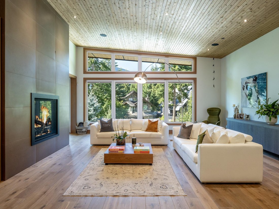House in Whistler, British Columbia, Canada 2 - 18619632