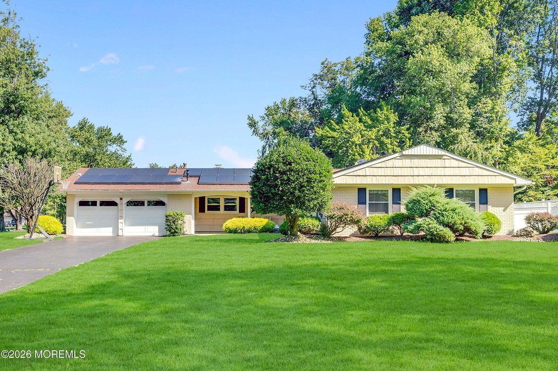 House in Manalapan Township, New Jersey, United States 1 - 18618405