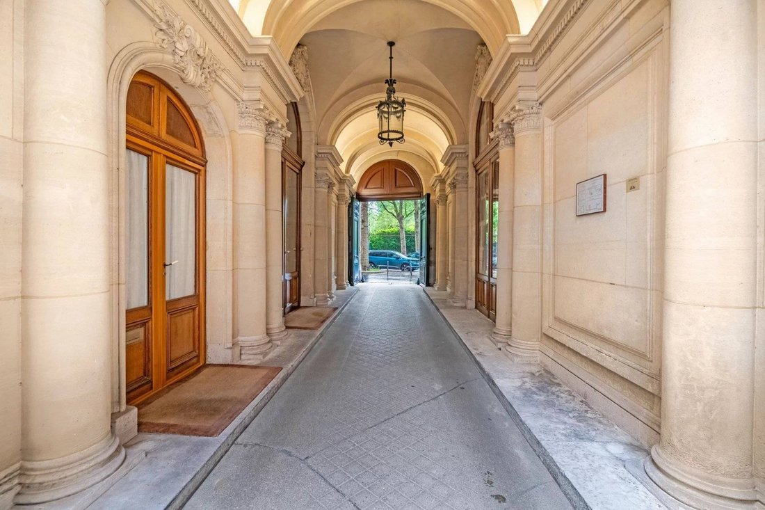 Apartment in Pereire-Malesherbes, Paris 17e Arrondissement, Paris 1 - 18008906